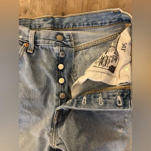 Levi’s Women’s 501 Distressed Jeans - Picture 6 of 9